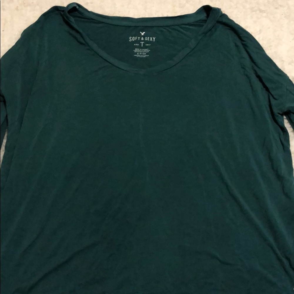 American Eagle Long Sleeved V-neck